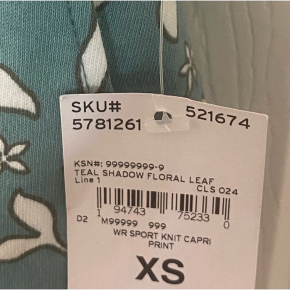 NWT Labds’ End high rise Capris in Teal Shadow Floral Leaf - Picture 3 of 6